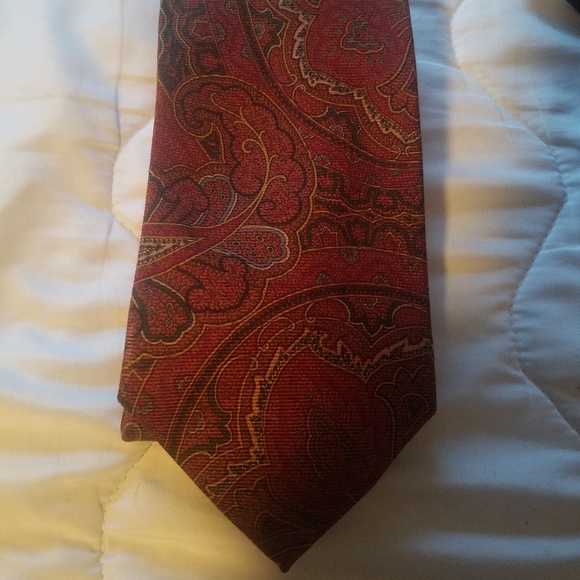 Brooks Brothers paisley patterned ties - Picture 4 of 8